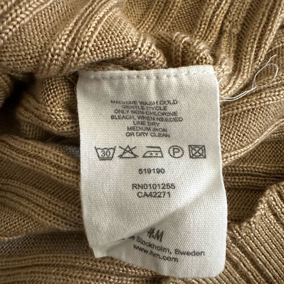 H&M Turtleneck Top - Picture 2 of 5